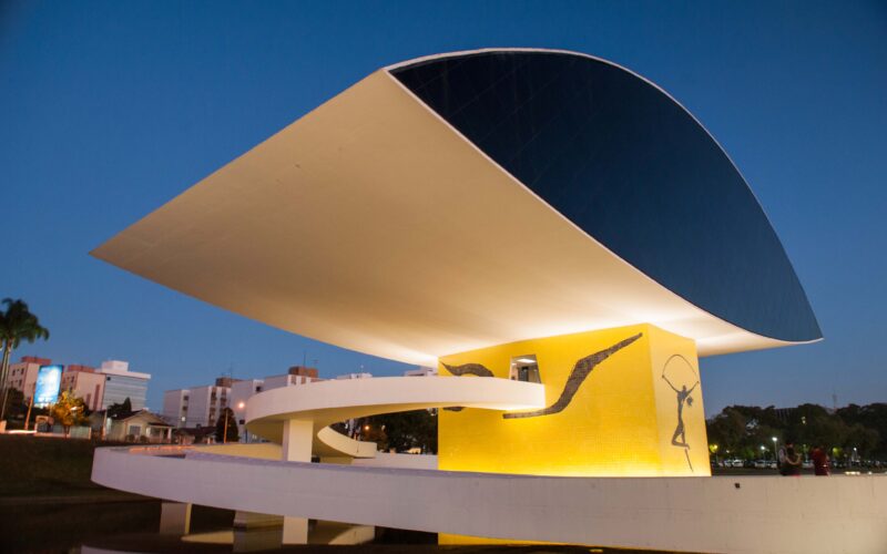 Museu Oscar Niemeyer promove programa de férias em julho